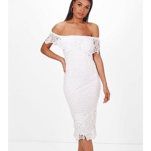 Off shoulder lace dress
